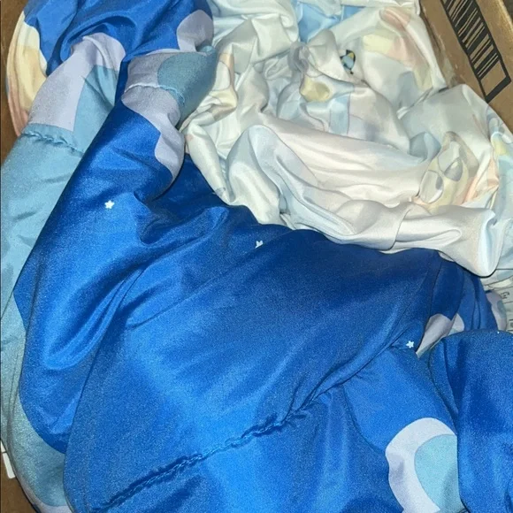 Bluey Kids Bedding Set - Blue and White - Picture 2 of 2